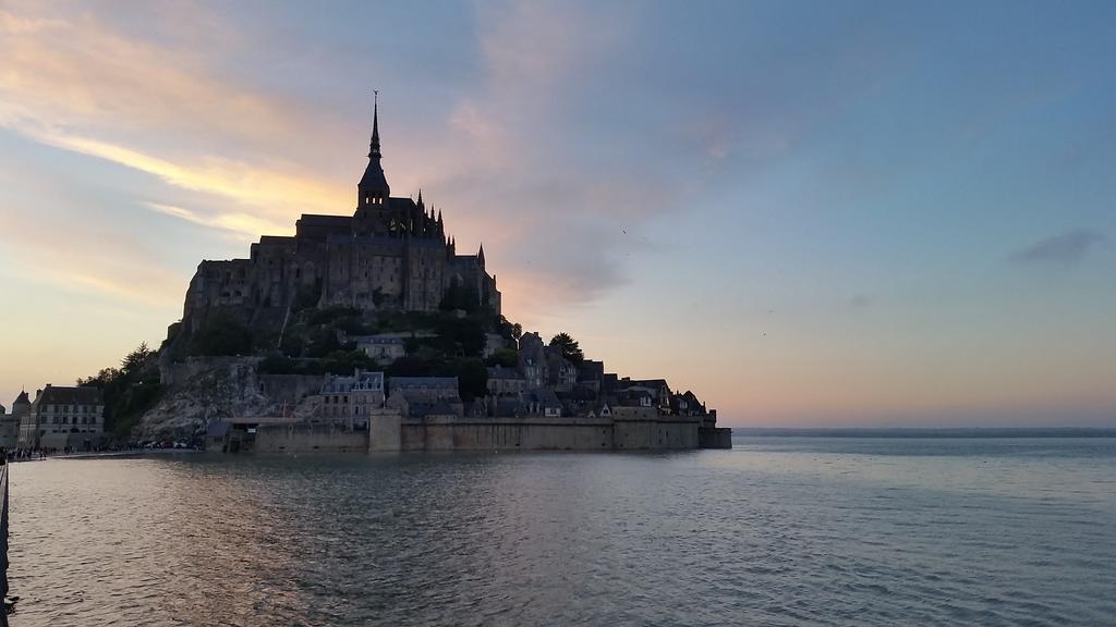 L'Oree Du Mont Proche Du Mont Saint Michel Понторсон Екстериор снимка